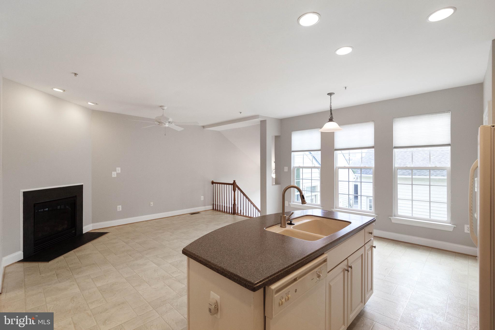 12226 Cypress Spring Road Clarksburg, MD 20871 - Photo 14 of 33 Kitchen Family room/Family room combo