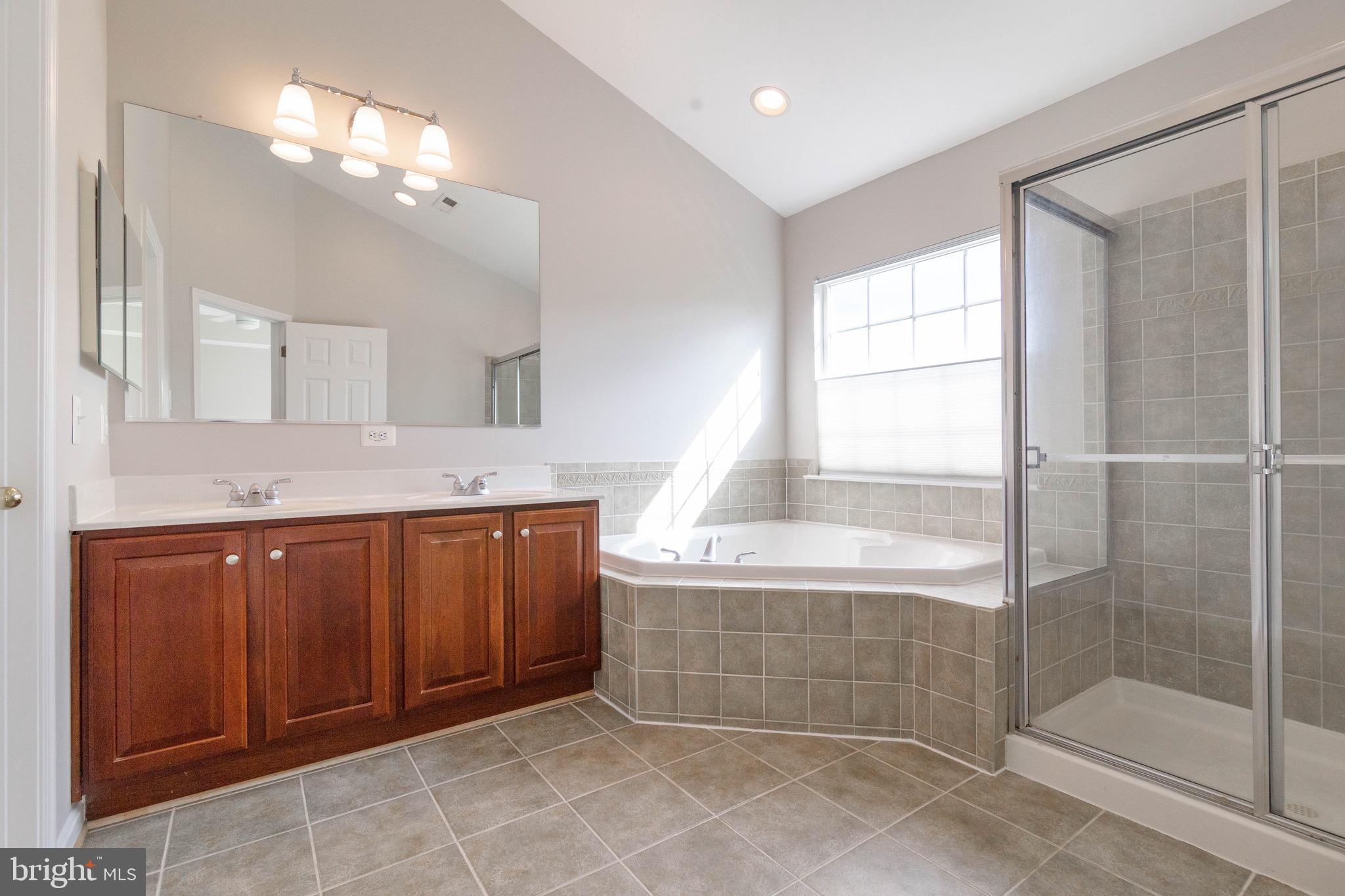 12226 Cypress Spring Road Clarksburg, MD 20871 - Photo 18 of 33 Master Bathroom