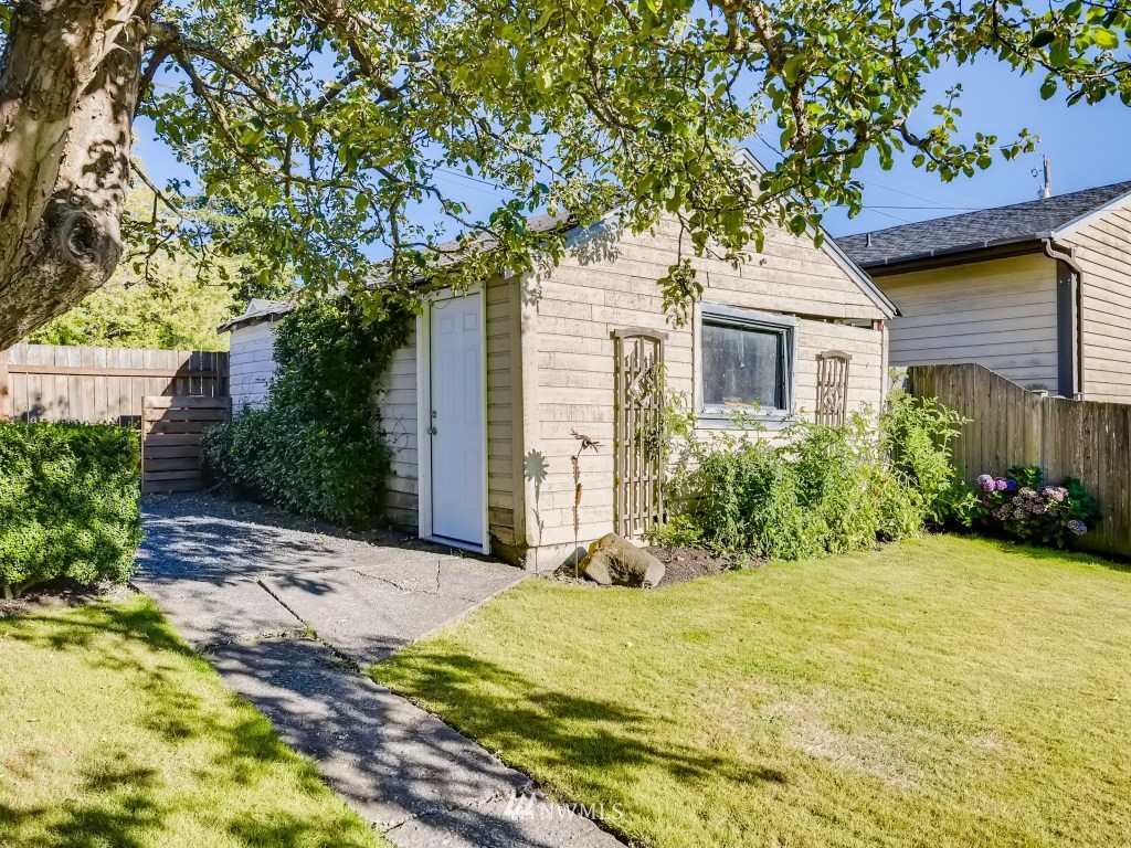 1025 Rockefeller Avenue Everett, WA 98201 - Photo 26 of 28 Gallery Image 26