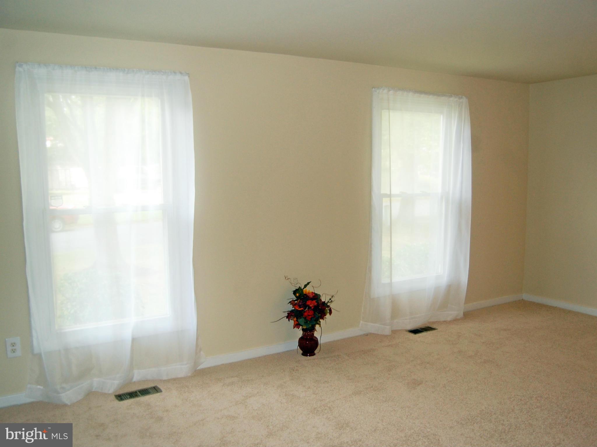 1319 Ava Road Severn, MD 21144 - Photo 8 of 29 Living Room