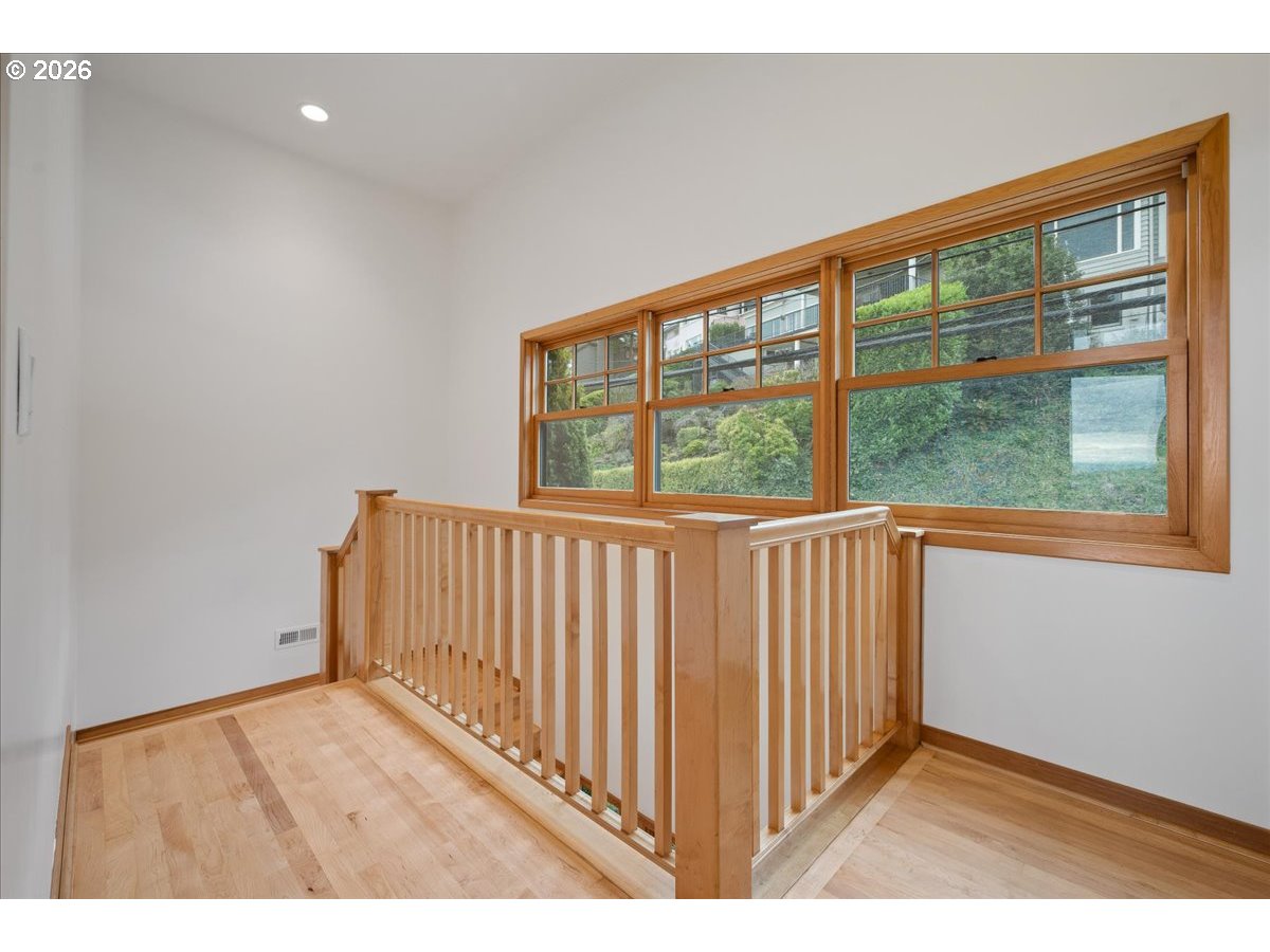 1262 Northwest Summit Avenue Portland, OR 97210 - Photo 19 of 47