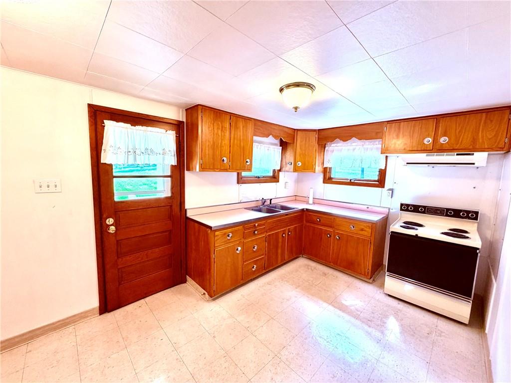 328 Keslar School Road Acme, PA 15610 - Photo 7 of 22