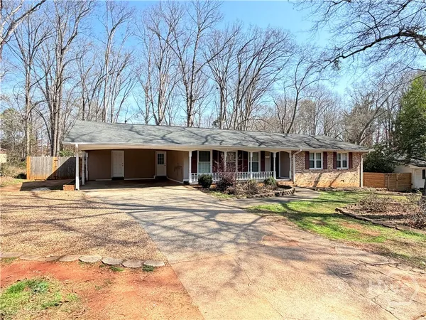 $2,200 | 560 Greencrest Drive, Athens, GA 30605