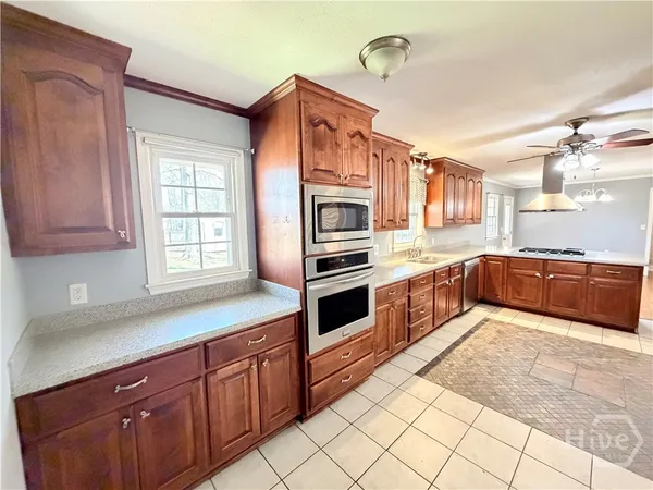 $2,200 | 560 Greencrest Drive, Athens, GA 30605