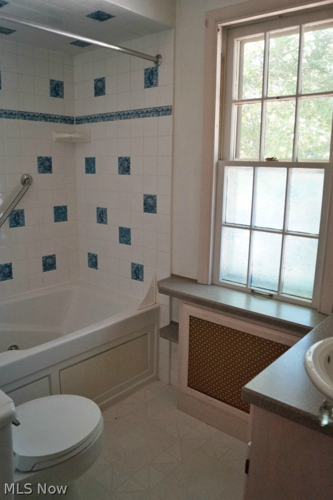 2408 Eardley Road University Heights, OH 44118 - Photo 16 of 20