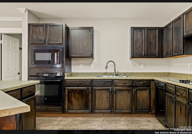 $2,100 | 115 Newrock Creek, Schertz, TX 78154