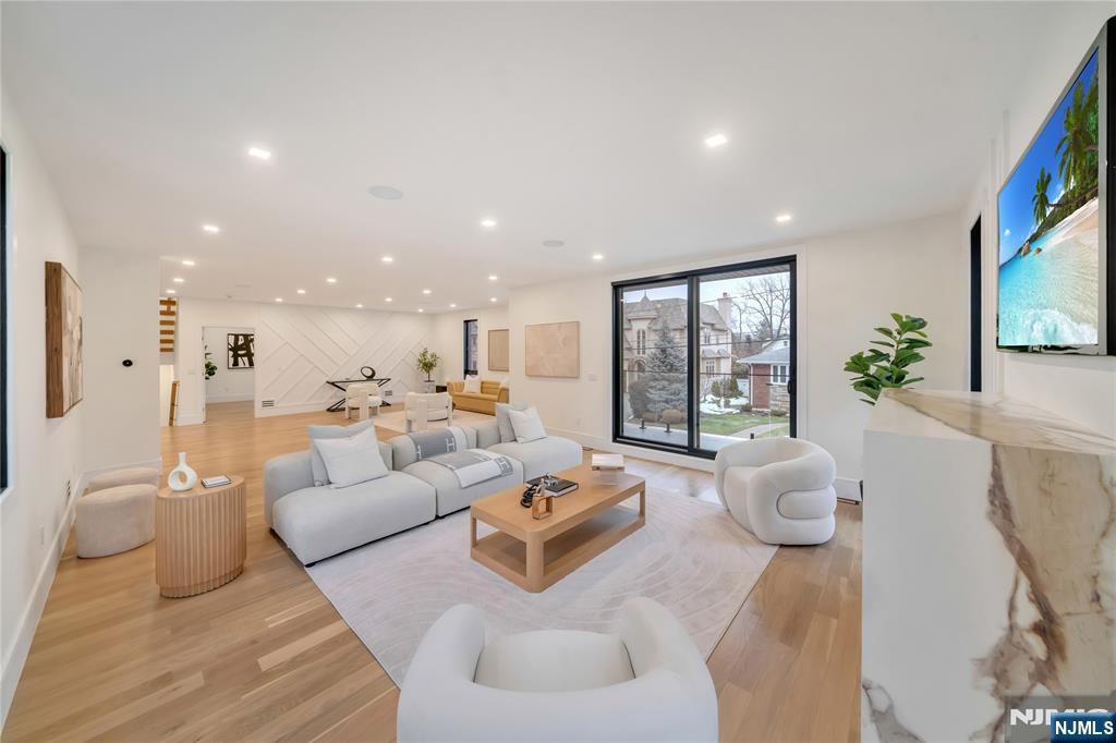 283 Bluff Road Fort Lee, NJ 07024 - Photo 16 of 49