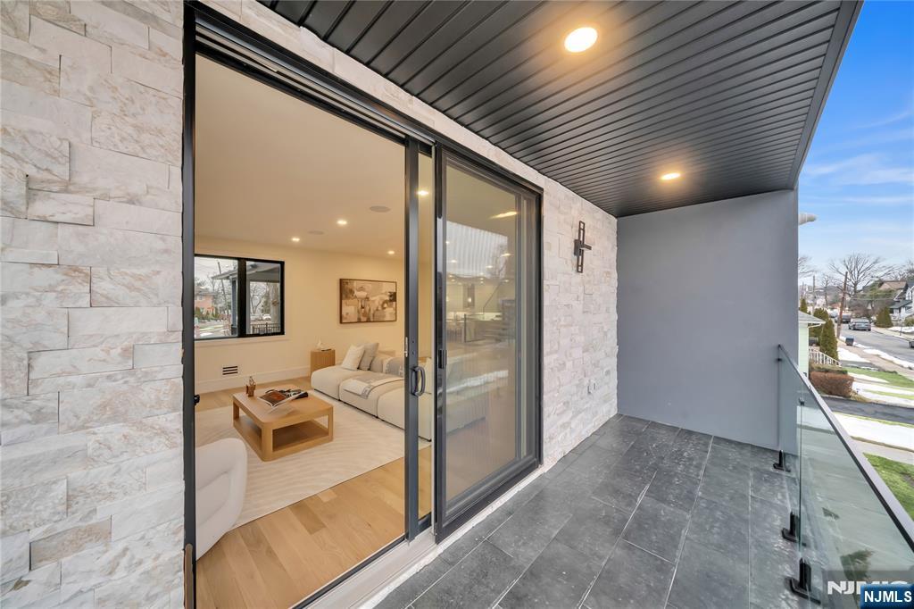 283 Bluff Road Fort Lee, NJ 07024 - Photo 17 of 49