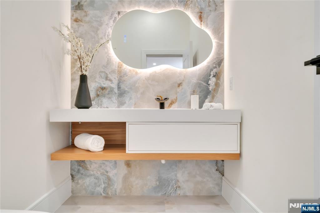 283 Bluff Road Fort Lee, NJ 07024 - Photo 19 of 49