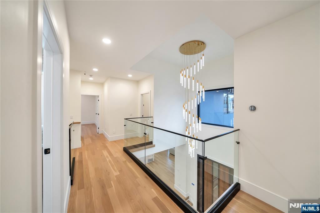 283 Bluff Road Fort Lee, NJ 07024 - Photo 20 of 49