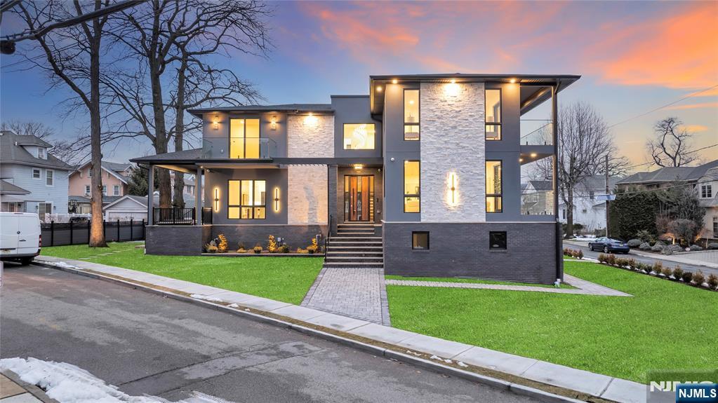 283 Bluff Road Fort Lee, NJ 07024 - Photo 2 of 49