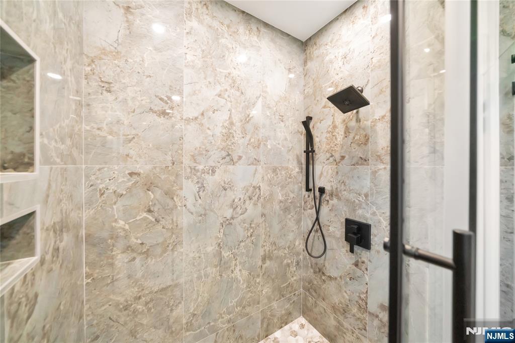 283 Bluff Road Fort Lee, NJ 07024 - Photo 32 of 49