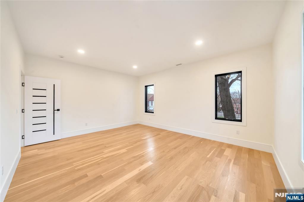 283 Bluff Road Fort Lee, NJ 07024 - Photo 33 of 49