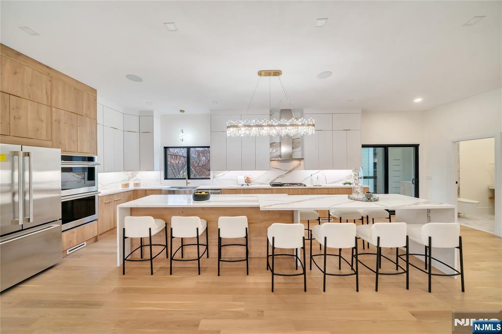 283 Bluff Road Fort Lee, NJ 07024 - Photo 6 of 49