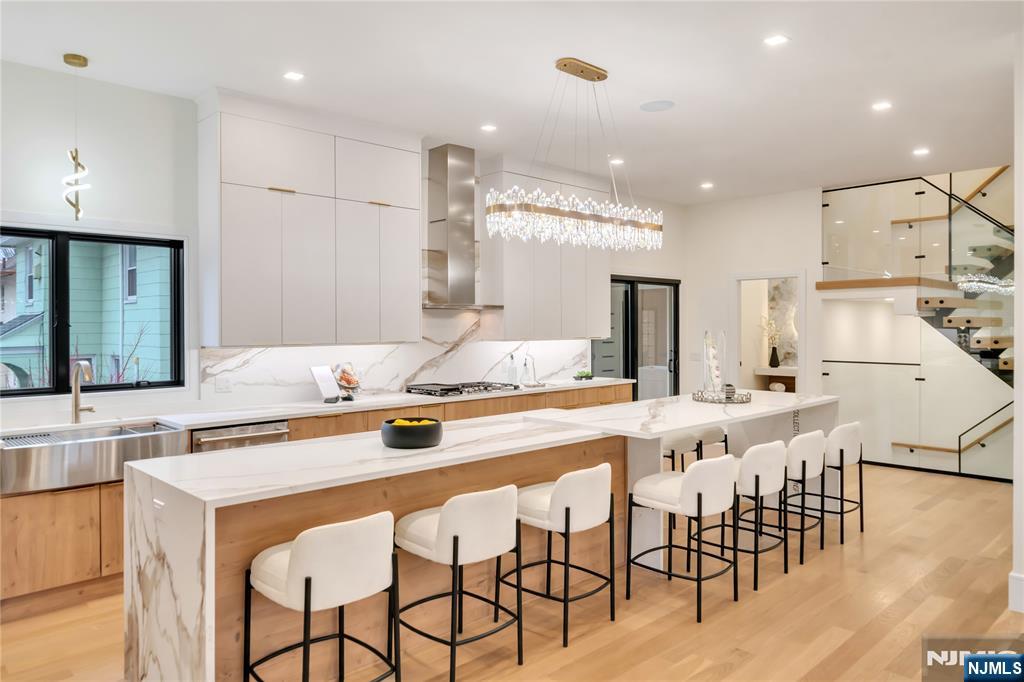 283 Bluff Road Fort Lee, NJ 07024 - Photo 7 of 49