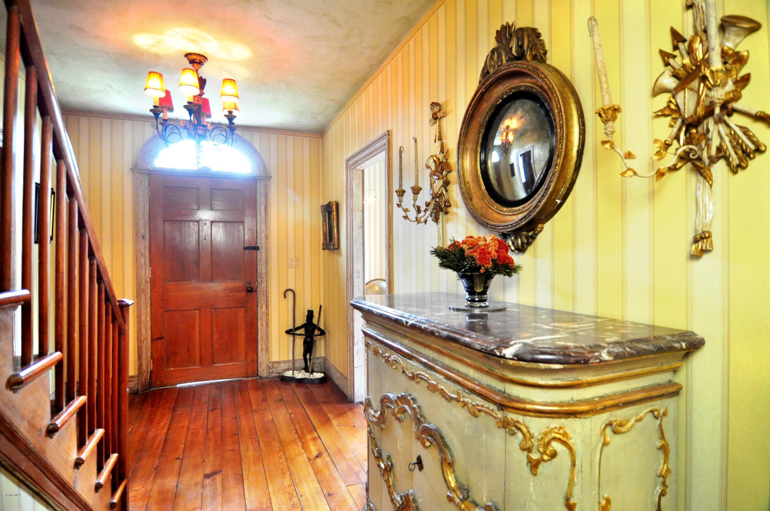 514 Rannapo Road Sheffield, MA 01257 - Photo 32 of 83 22 Entryway