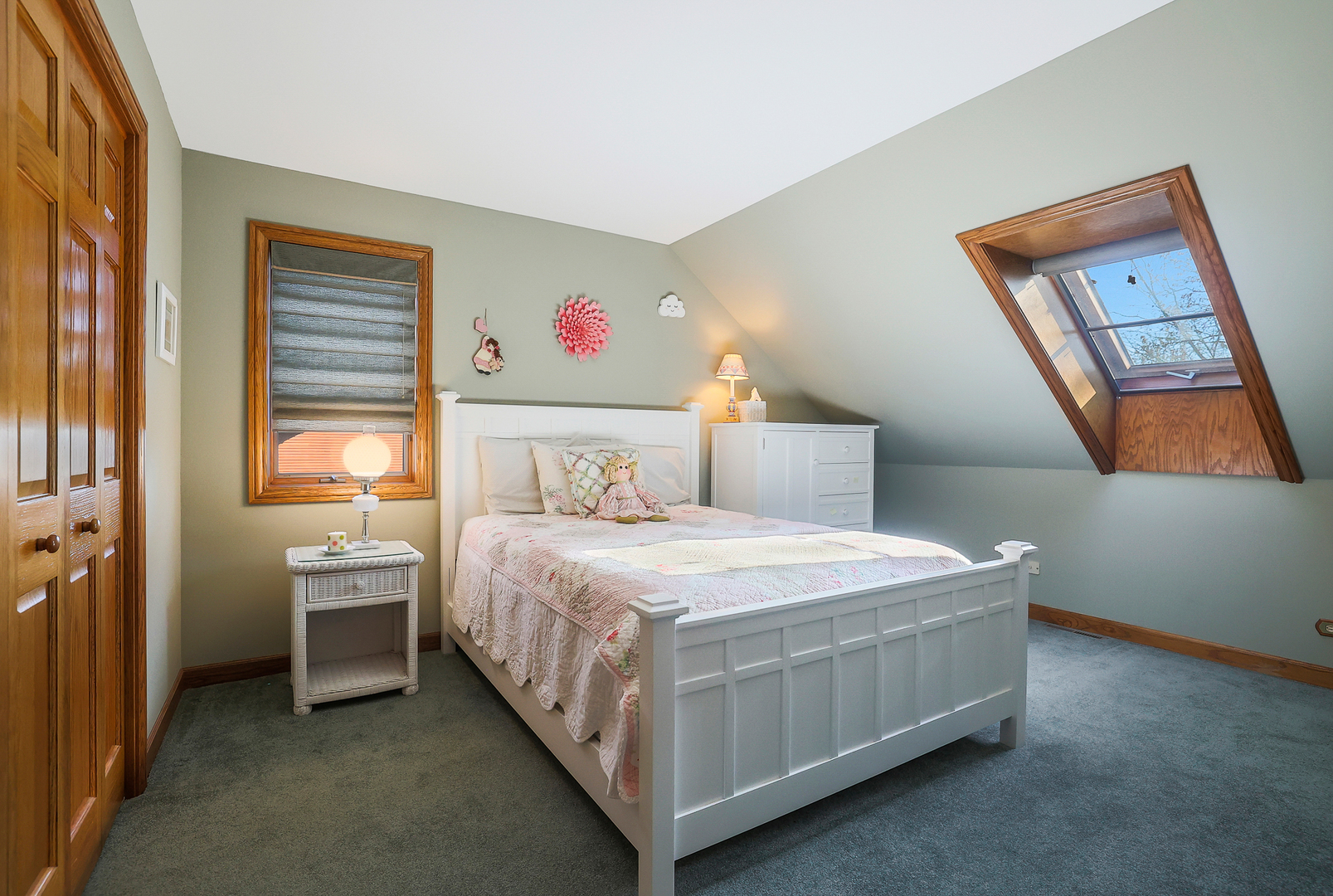 437 High Road Cary, IL 60013 - Photo 22 of 48 a bedroom with a bed and window