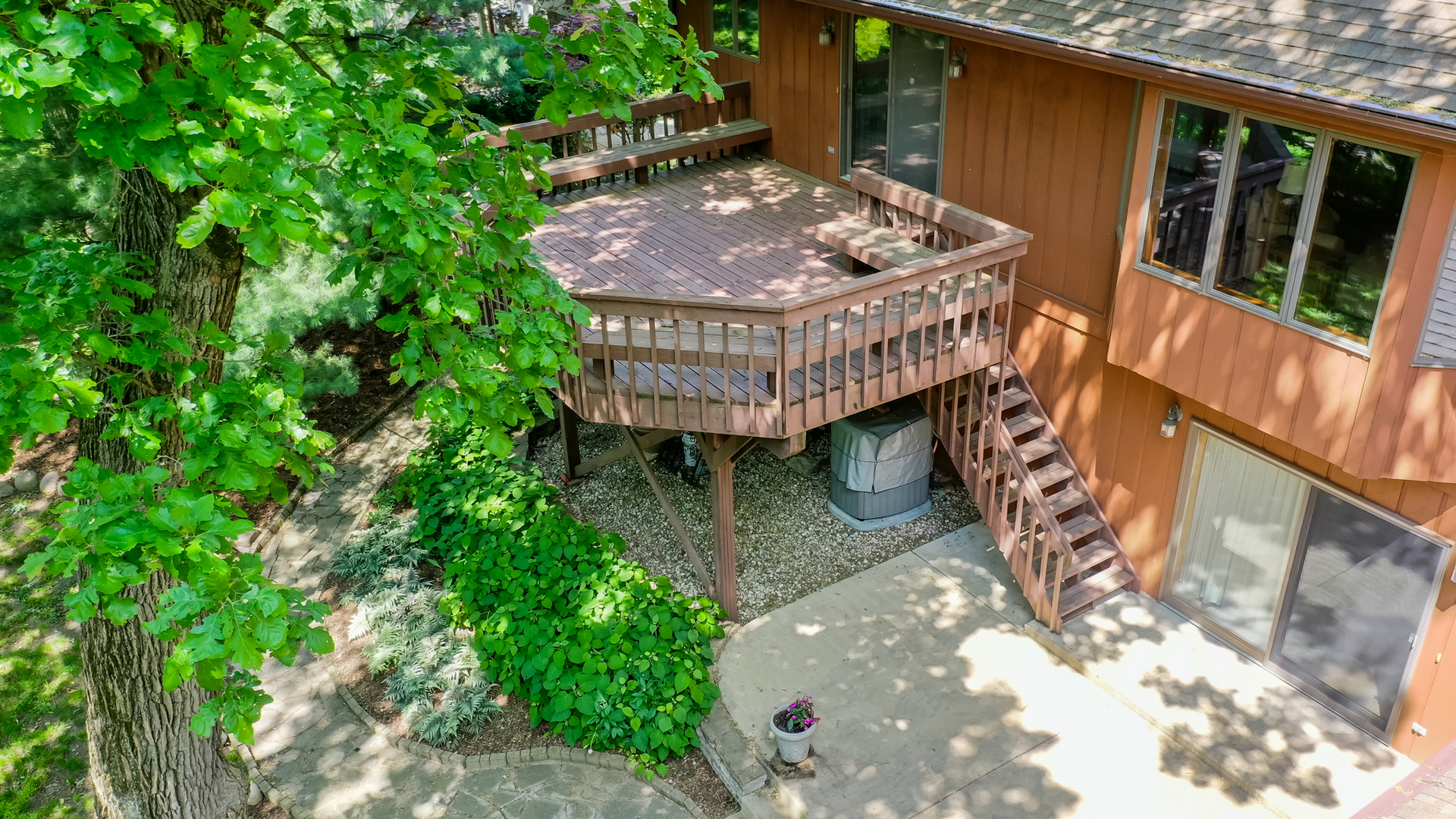 437 High Road Cary, IL 60013 - Photo 42 of 48 a view of a small yard with furniture
