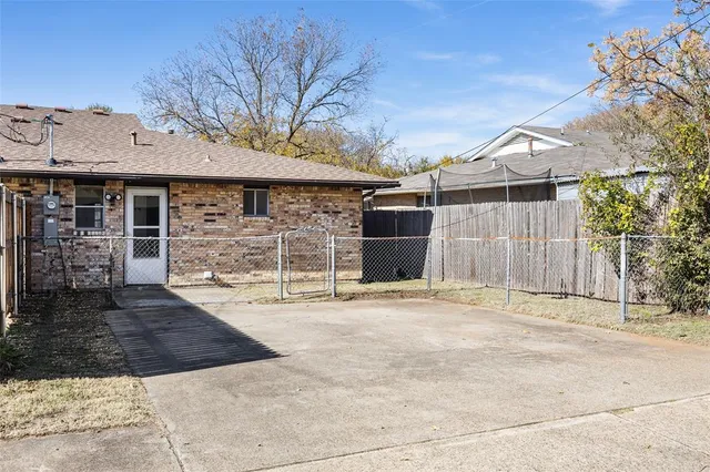 $1,850 | 1322 Willow Wood Court, Irving, TX 75060