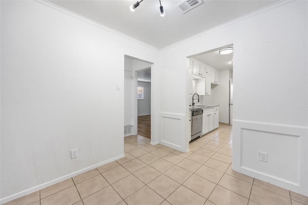 1322 Willow Wood Court Irving, TX 75060 - Photo 9 of 31