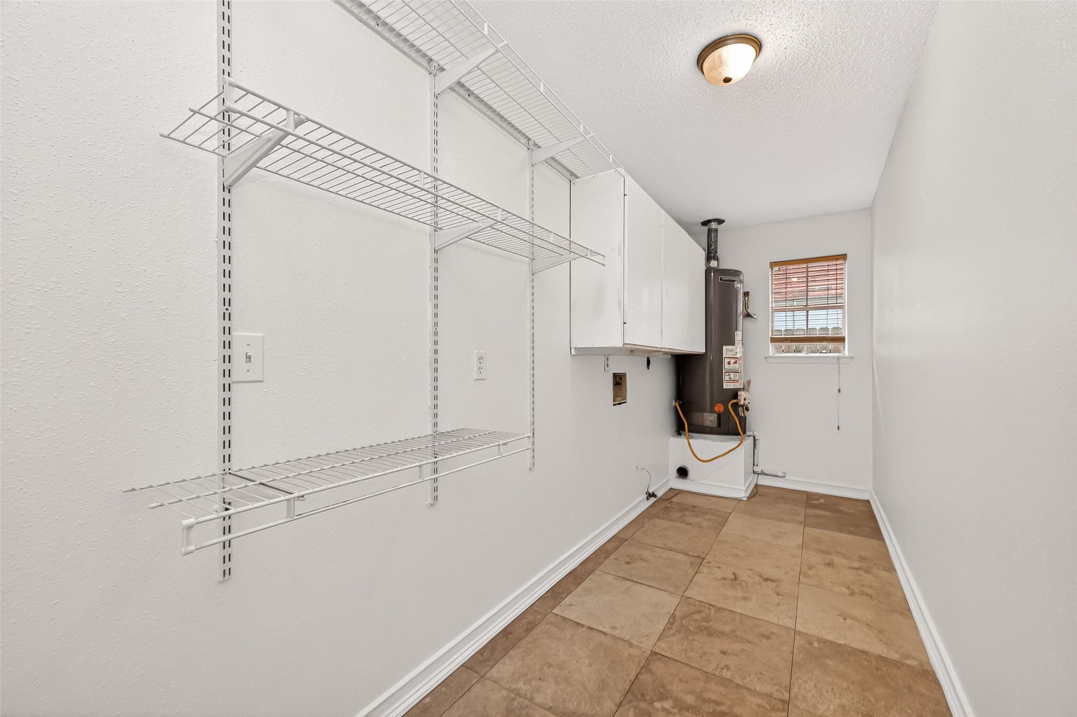 42 Rockridge Drive Spring, TX 77381 - Photo 38 of 39 Utility room.
