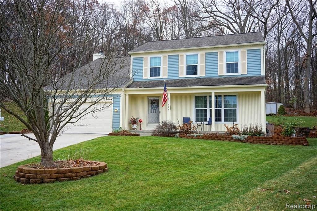 424 Ivy Wood Court Rochester Hills, MI 48307 - Photo 2 of 27