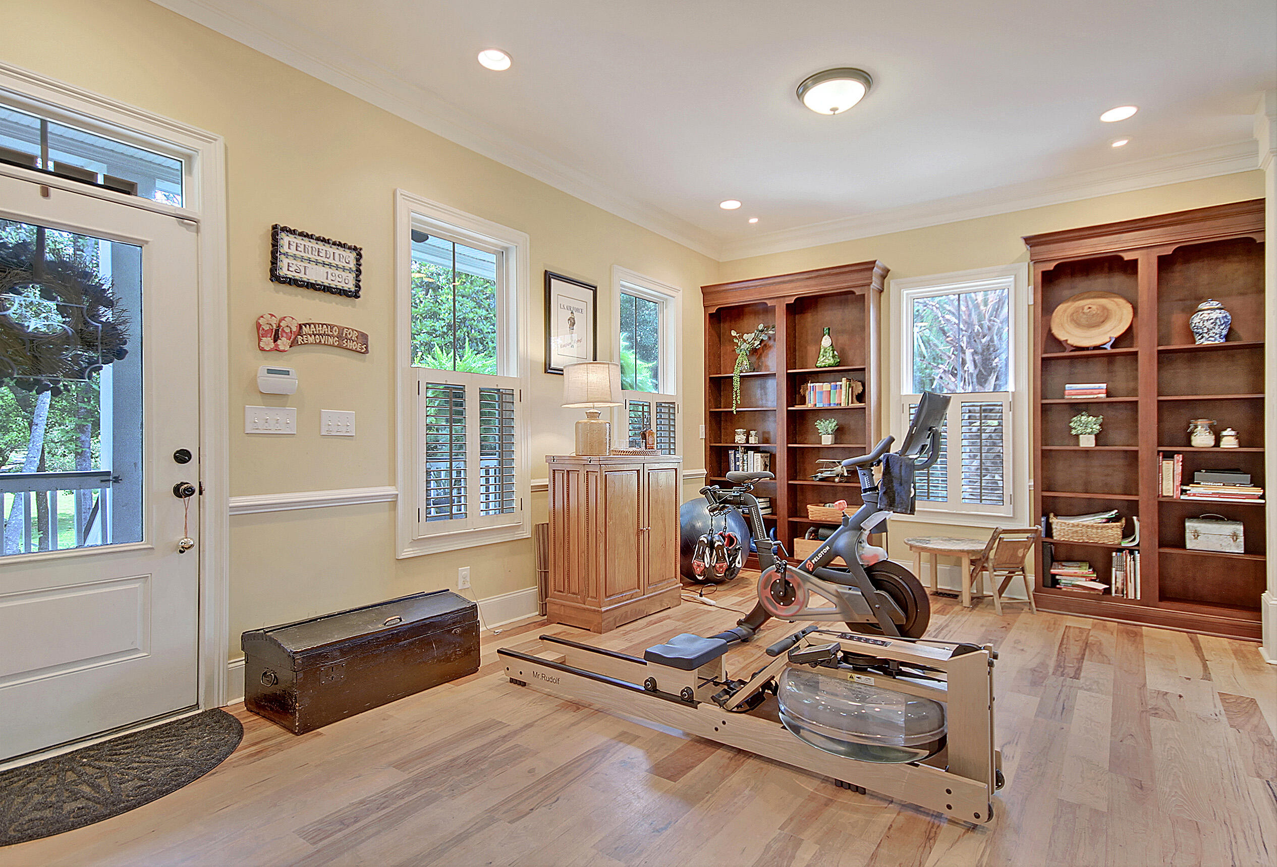 118 Spring Road Summerville, SC 29483 - Photo 20 of 57 Lining room