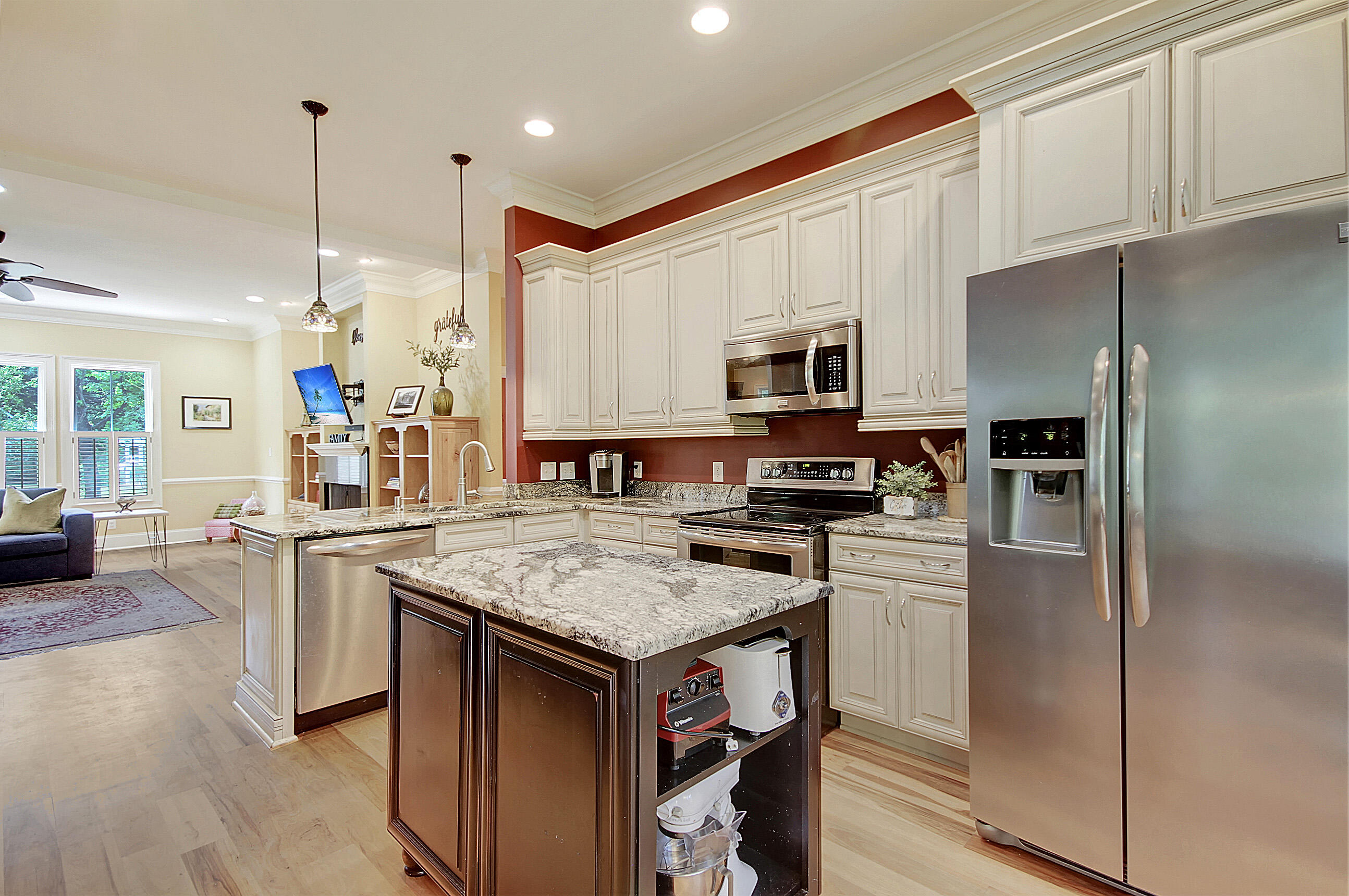 118 Spring Road Summerville, SC 29483 - Photo 24 of 57 Nice cabinets