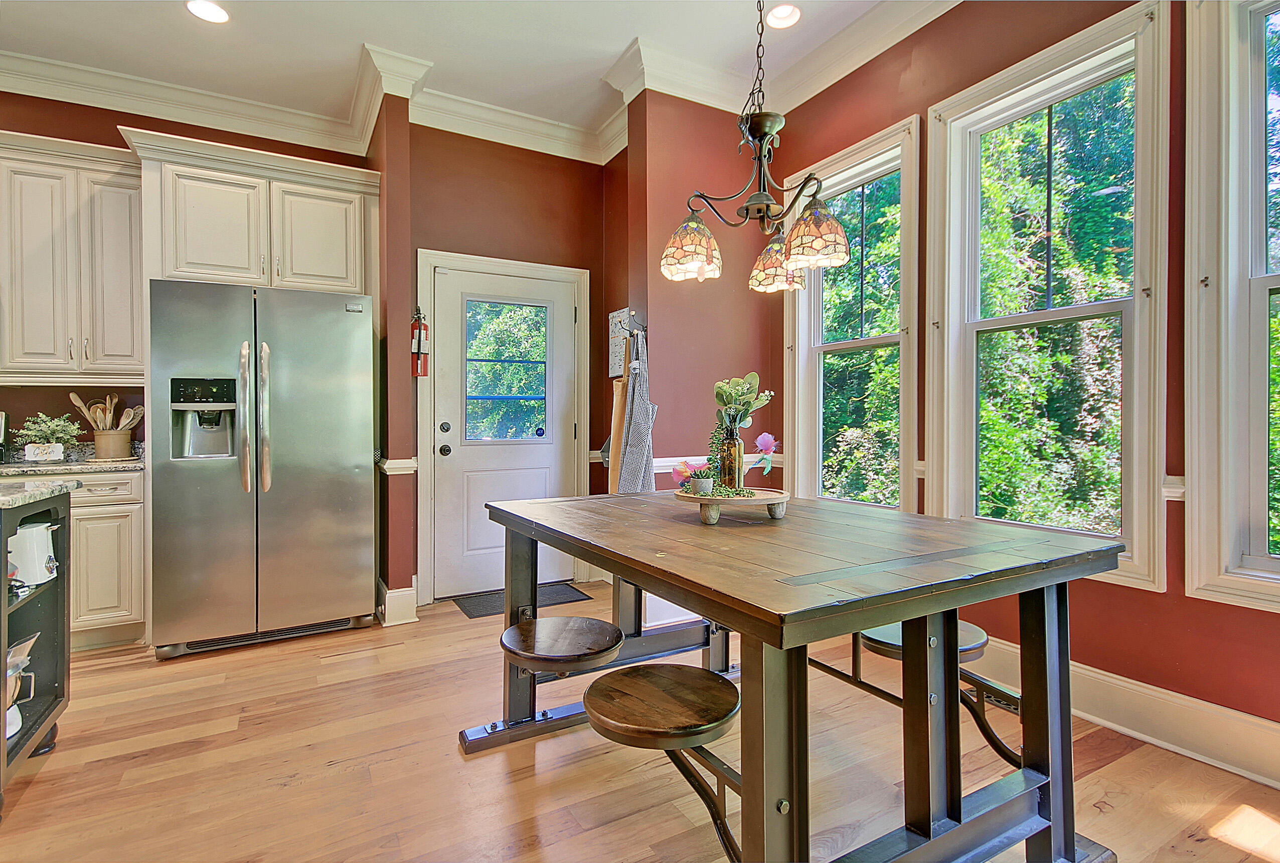 118 Spring Road Summerville, SC 29483 - Photo 27 of 57 Breakfast area