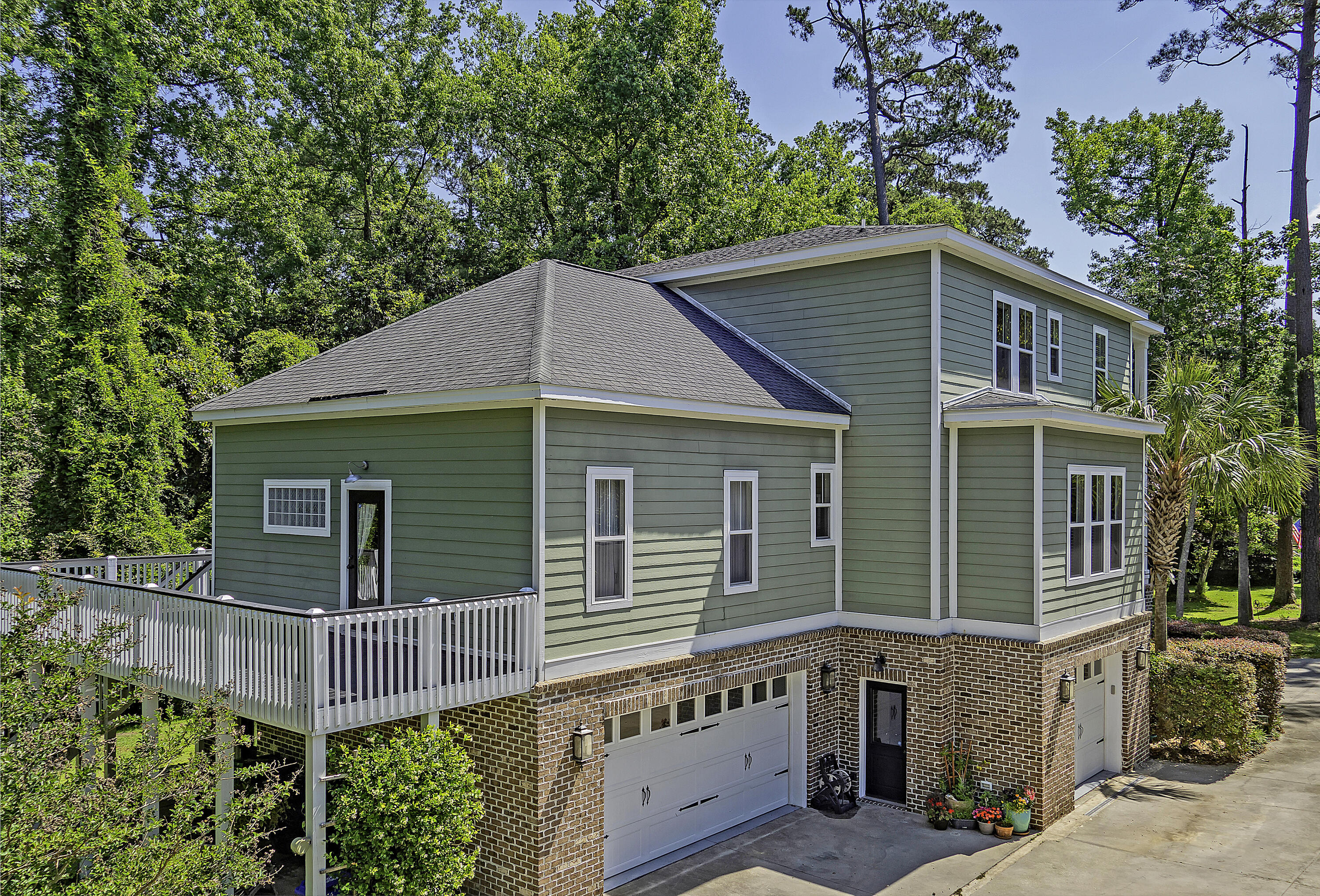 118 Spring Road Summerville, SC 29483 - Photo 6 of 57 118 Spring Garages