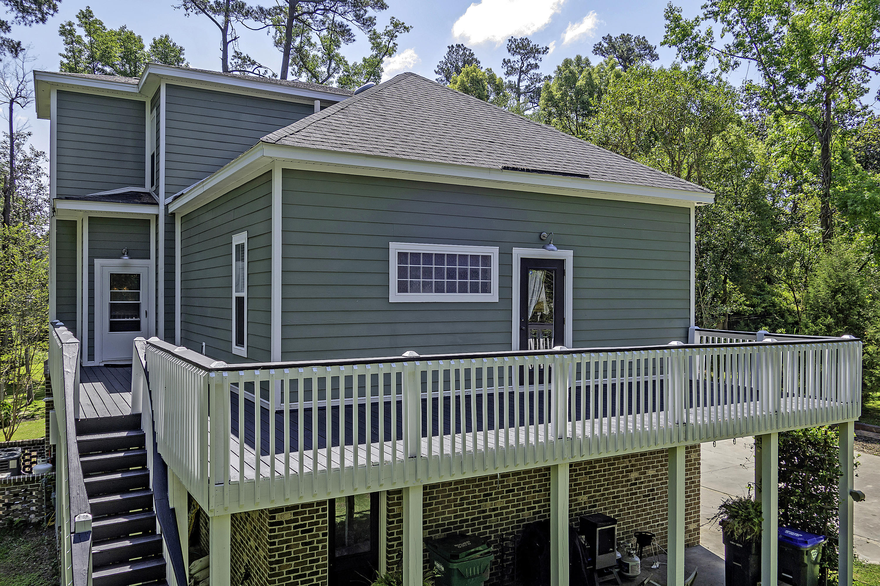 118 Spring Road Summerville, SC 29483 - Photo 7 of 57 118 Spring Back Deck