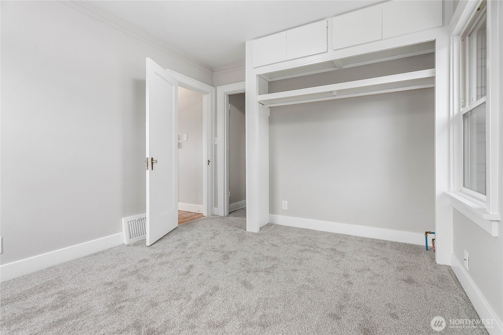 605 Alabama Street Bellingham, WA 98225 - Photo 16 of 27 a view of an empty room