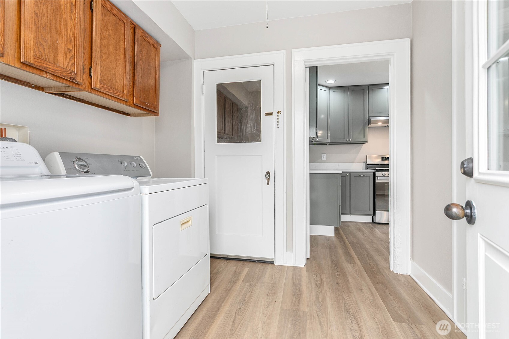 605 Alabama Street Bellingham, WA 98225 - Photo 18 of 27 a utility room with faucet washer and dryer