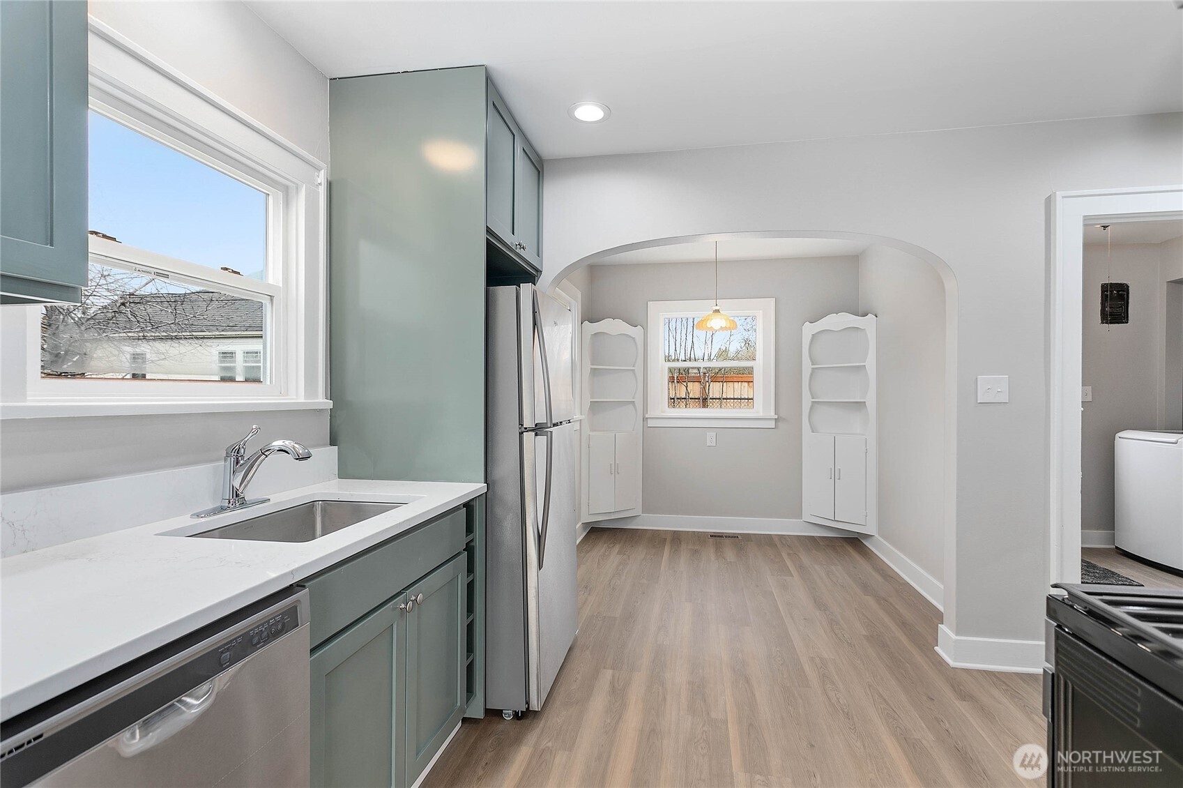 605 Alabama Street Bellingham, WA 98225 - Photo 6 of 27 a bathroom with a sink and a mirror
