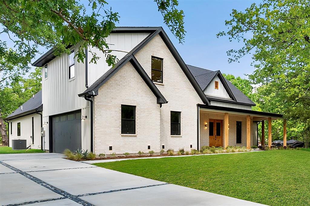 3001 Rock Road Corsicana, TX 75109 - Photo 39 of 40 a front view of a house with a garden