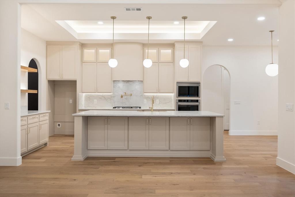 3001 Rock Road Corsicana, TX 75109 - Photo 9 of 40 a bathroom with a sink and a mirror