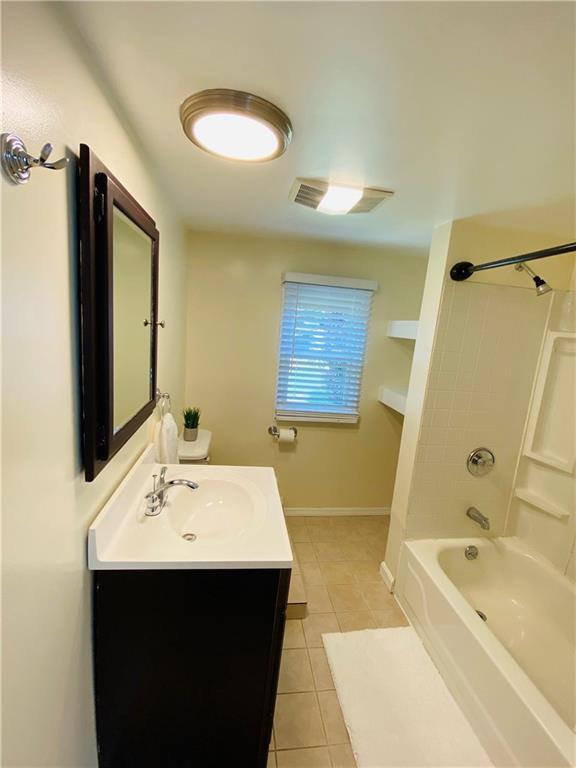 3821 Evergreen Road Pittsburgh, PA 15214 - Photo 14 of 20 Updated batjroom