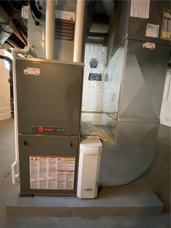 3821 Evergreen Road Pittsburgh, PA 15214 - Photo 16 of 20 Forced air gas furnace produced by TRANE Co.