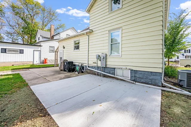 $232,500 | 104 Elm Street Northwest, Sleepy Eye, MN 56085