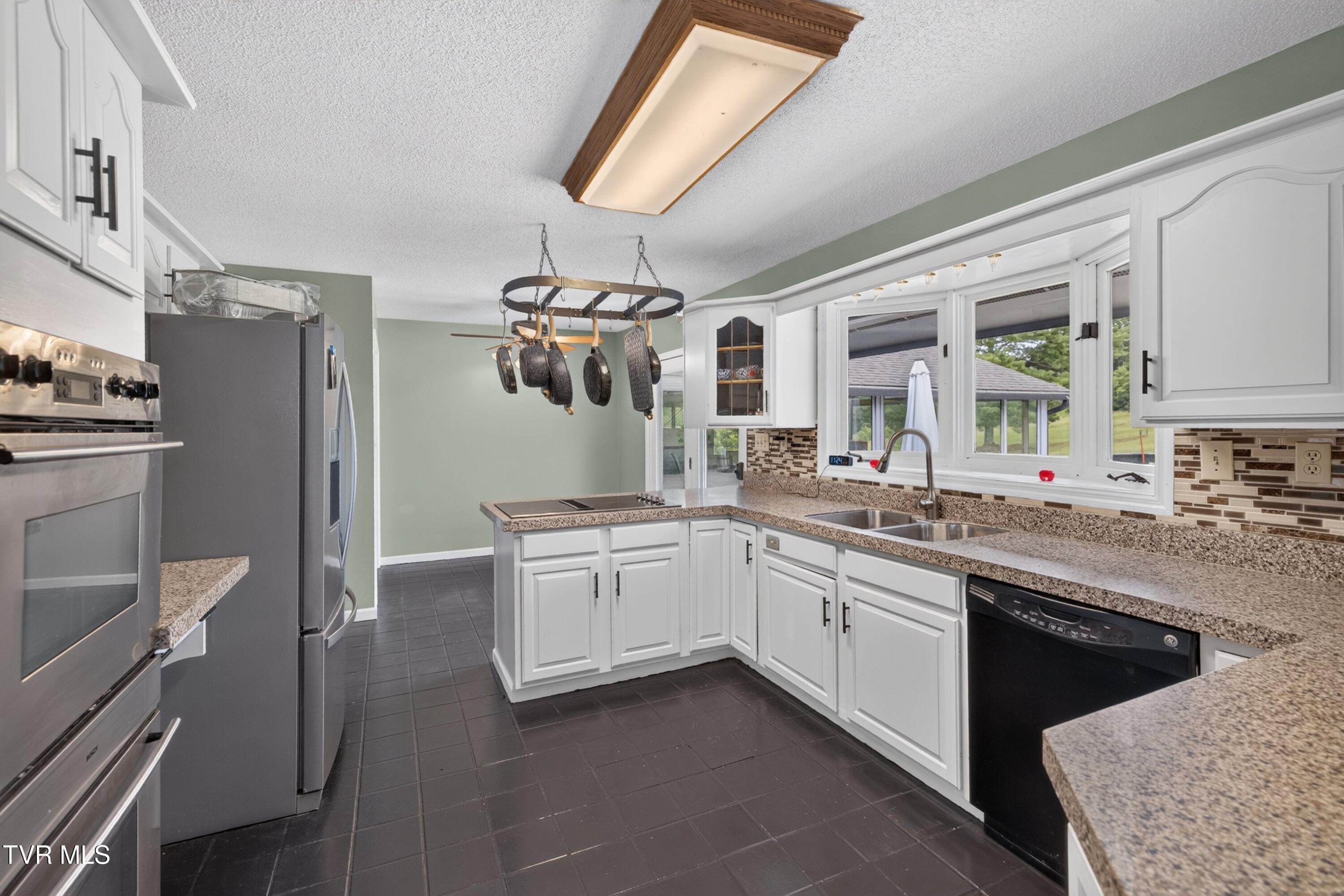 383 Cate Byrd Road Kodak, TN 37764 - Photo 15 of 51 009-383CateByrdRoad-Kodak-TN-37764-SMALL