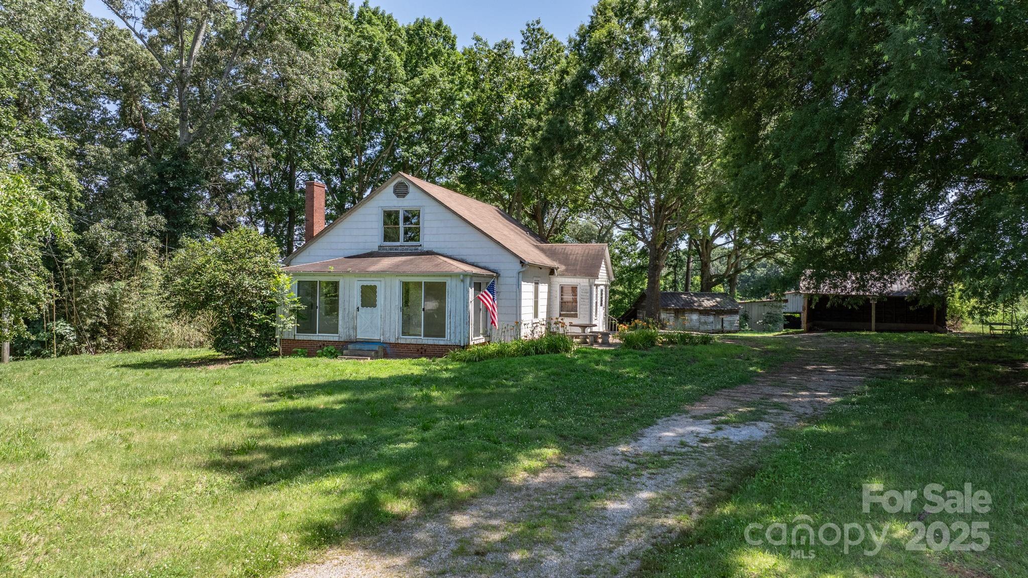 5560 Springs Road Conover, NC 28613 - Photo 1 of 45 Gallery Image 1