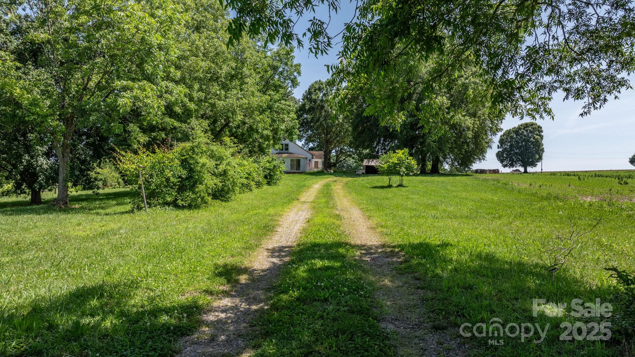 5560 Springs Road Conover, NC 28613 - Photo 4 of 45 Gallery Image 4