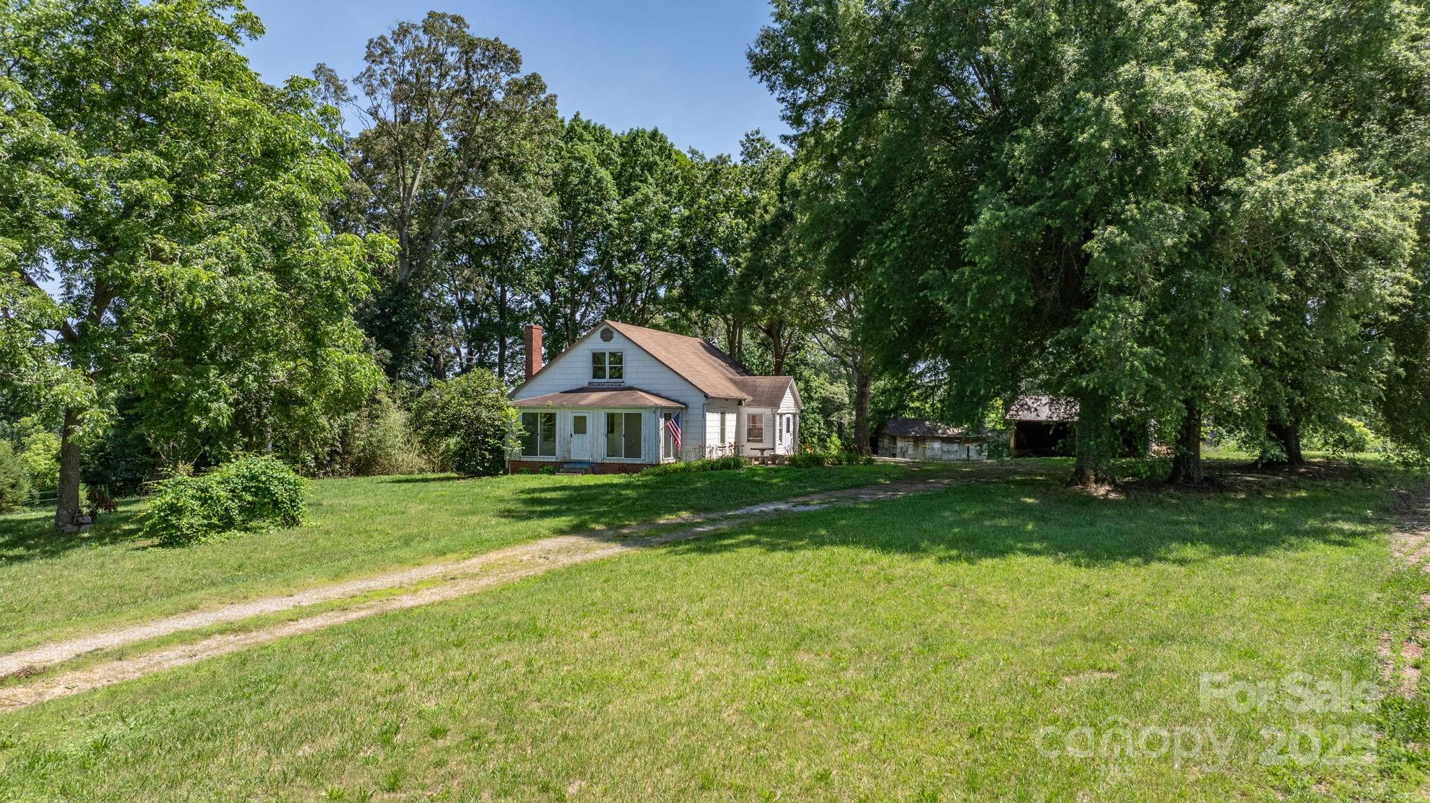 5560 Springs Road Conover, NC 28613 - Photo 6 of 45 Gallery Image 6