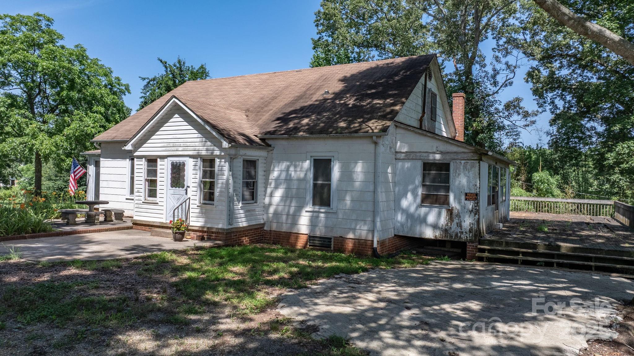 5560 Springs Road Conover, NC 28613 - Photo 10 of 45 Gallery Image 10