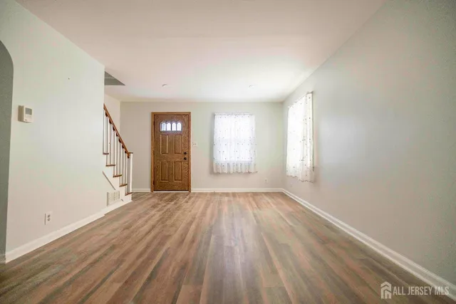 $3,300 | 301 Central Avenue, Metuchen, NJ 08840