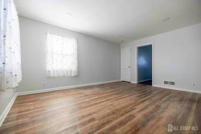 $3,300 | 301 Central Avenue, Metuchen, NJ 08840