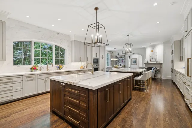 $8,900,000 | 834 Tyne Valley Court, Nashville, TN 37220