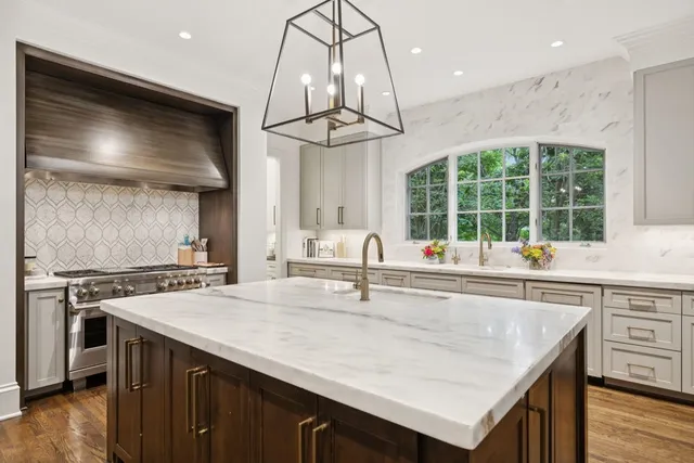 $8,900,000 | 834 Tyne Valley Court, Nashville, TN 37220