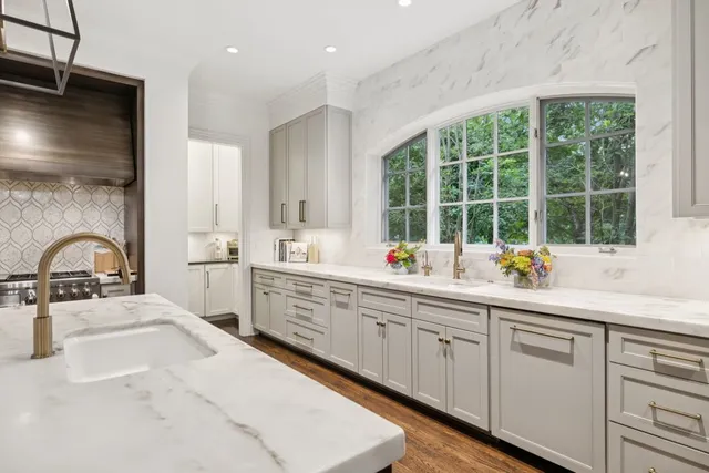 $8,900,000 | 834 Tyne Valley Court, Nashville, TN 37220