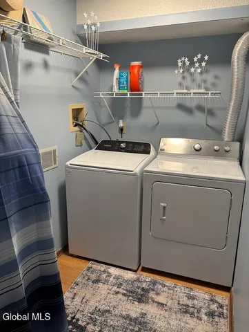 $314,900 | 102 Meadowbrook Drive, Bethlehem, NY 12159